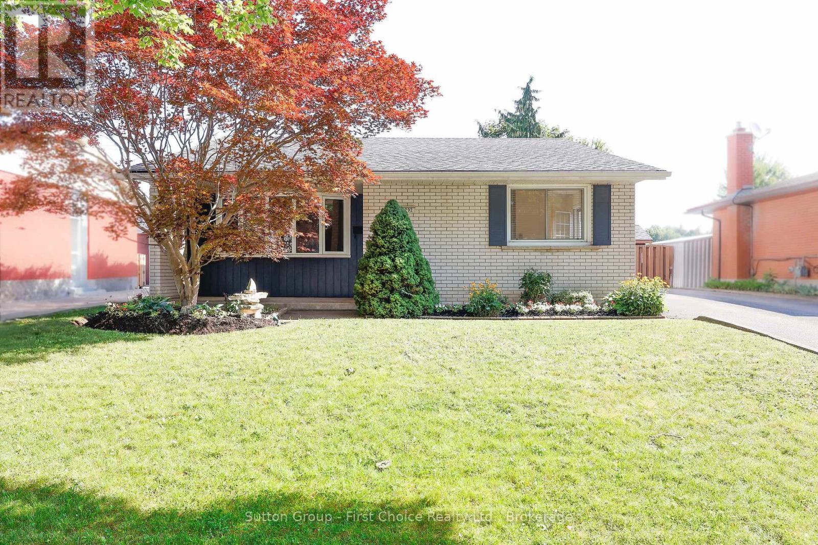 292 Redford Crescent, Stratford, Ontario  N5A 1P5 - Photo 2 - X12312542