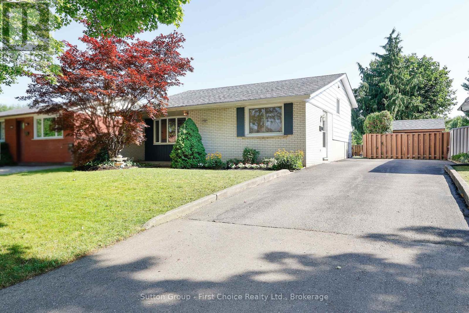 292 Redford Crescent, Stratford, Ontario  N5A 1P5 - Photo 3 - X12312542