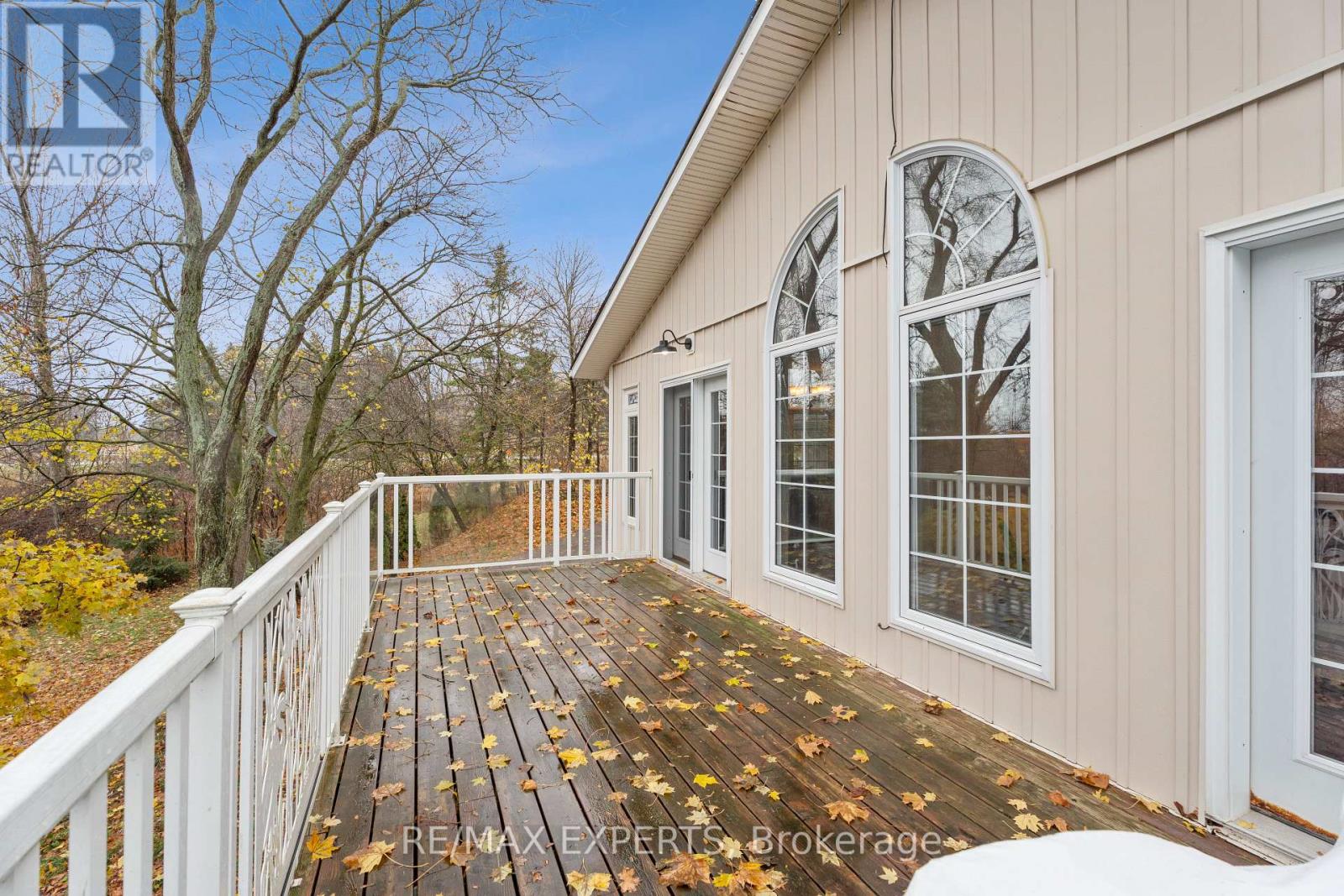 15133 Dufferin Street, King (King City), Ontario  L7B 1A7 - Photo 17 - N12344091