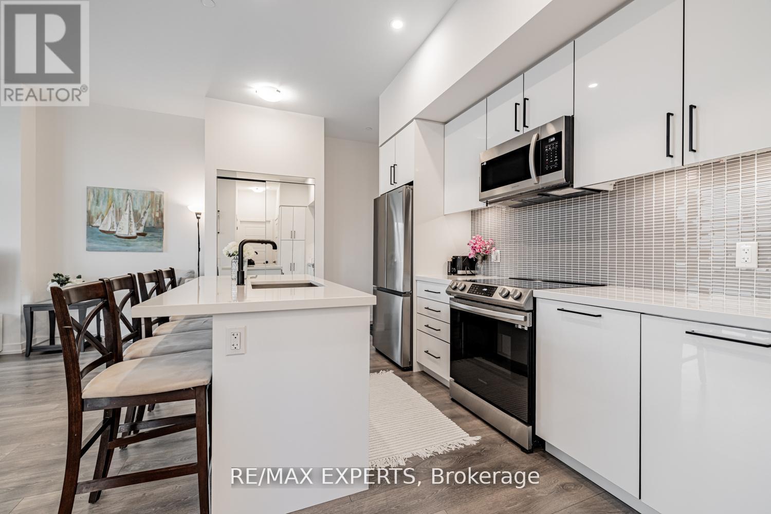 105 - 415 SEA RAY AVENUE, Innisfil, Ontario