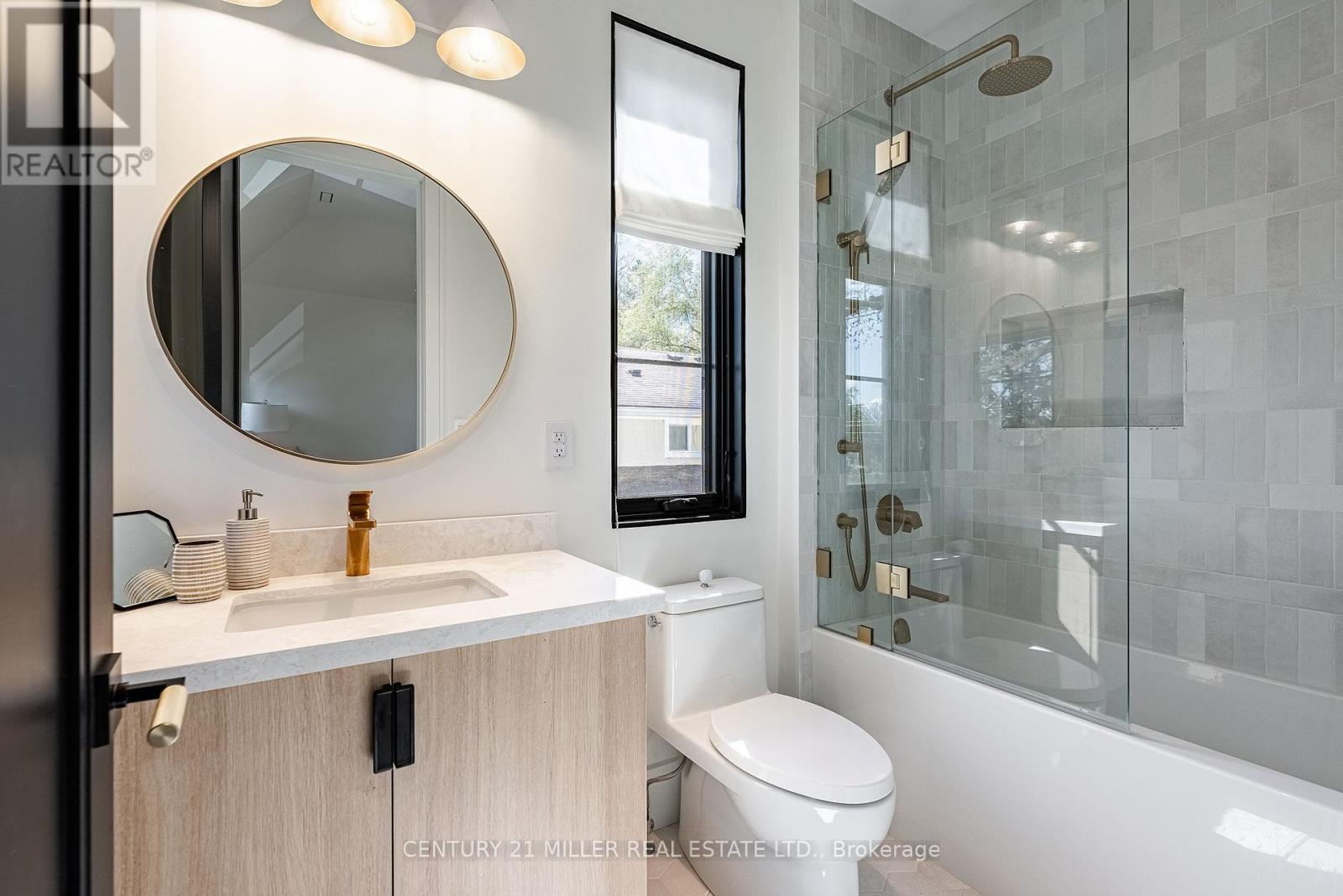 331 Macdonald Road, Oakville, Ontario  L6J 2A8 - Photo 19 - W12344039