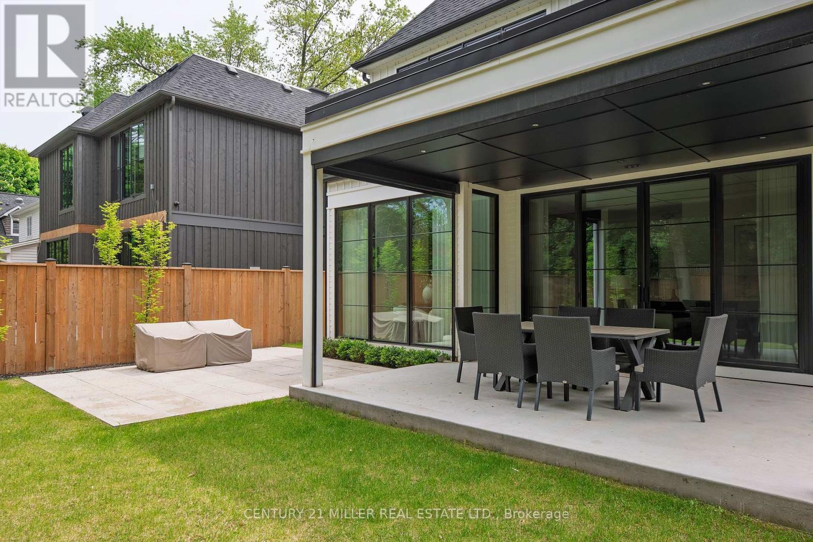 331 Macdonald Road, Oakville, Ontario  L6J 2A8 - Photo 37 - W12344039