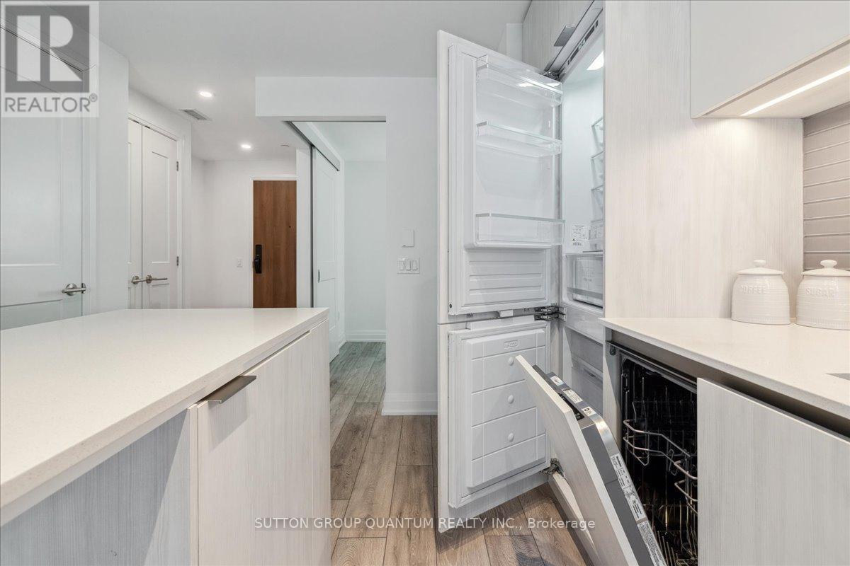 315 - 21 Park Street E, Mississauga, Ontario  L5G 0C2 - Photo 13 - W12344081