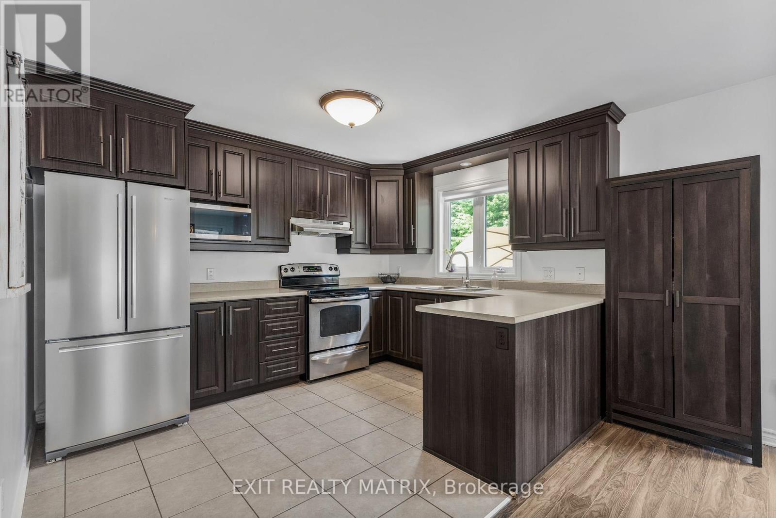 92 Giroux Street, The Nation, Ontario  K0A 2M0 - Photo 8 - X12344247