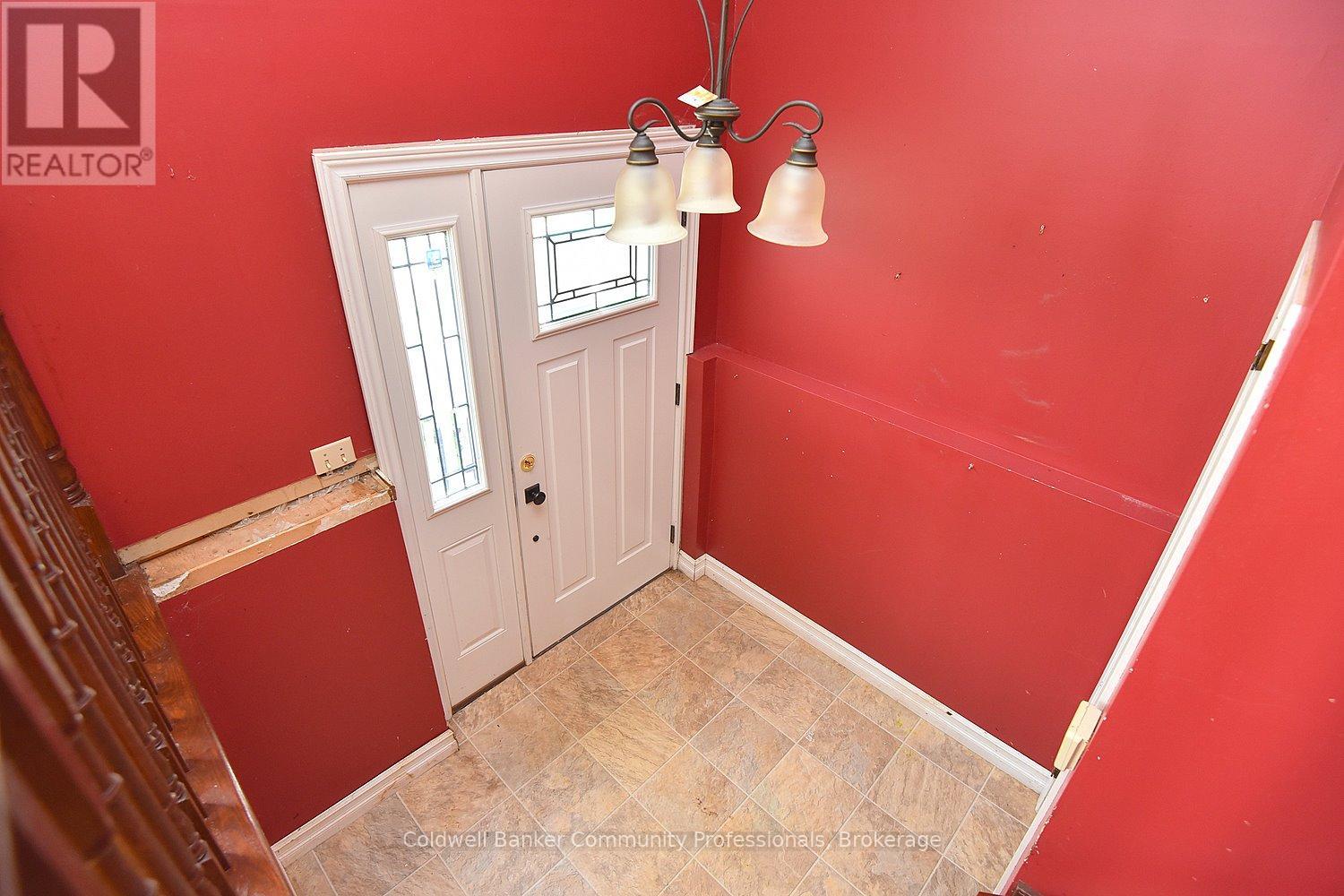 79 Barrington Drive, Welland, Ontario  L3C 5Z8 - Photo 5 - X12344287