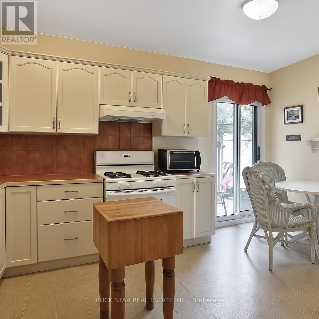 Main - 319 Queen Street S, Hamilton, Ontario  L8P 3T6 - Photo 6 - X12344043