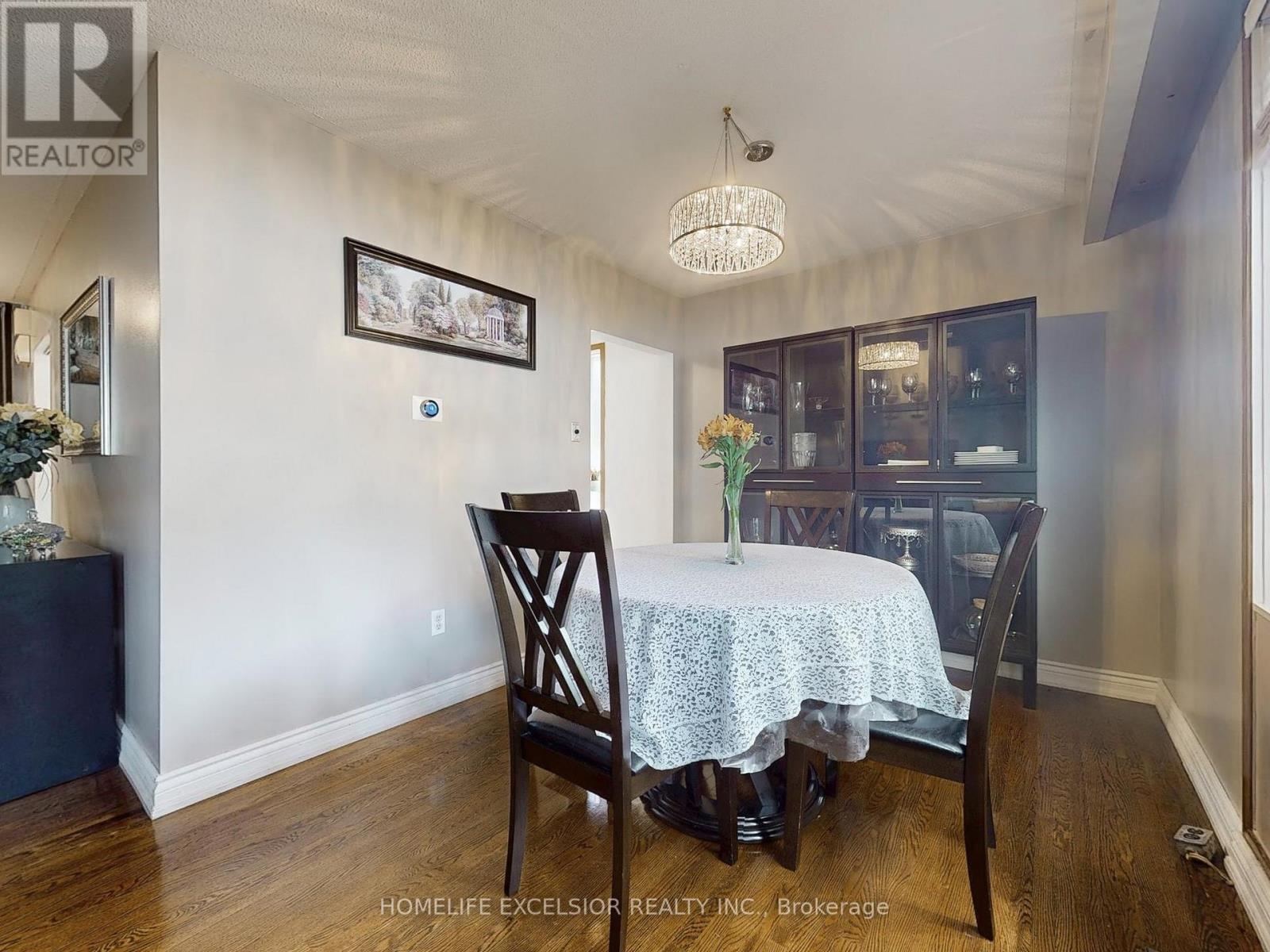 26 John Garland Boulevard, Toronto (Mount Olive-Silverstone-Jamestown), Ontario  M9V 1N3 - Photo 11 - W12342955