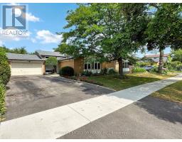 26 JOHN GARLAND BOULEVARD, Toronto, Ontario