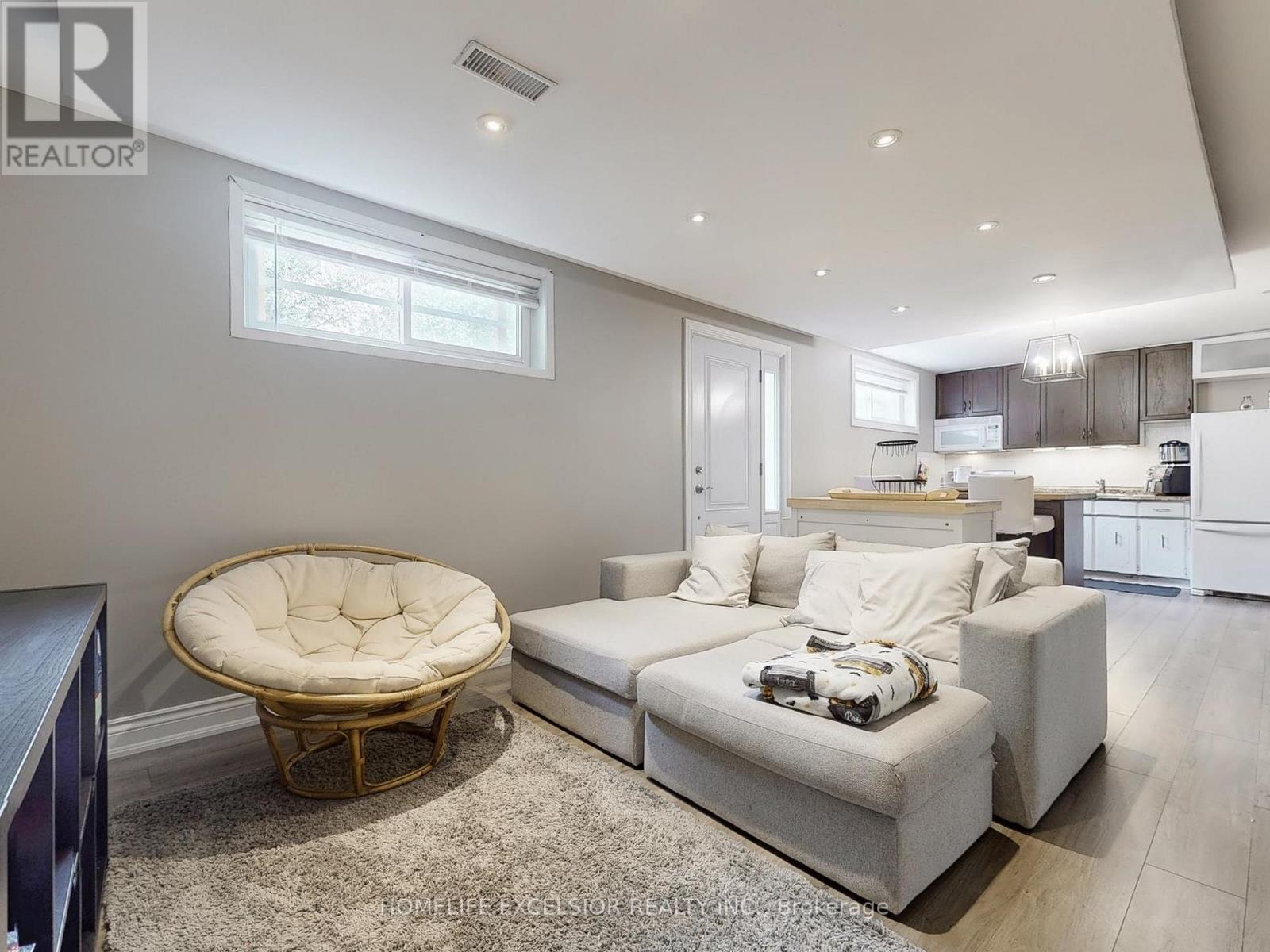 26 John Garland Boulevard, Toronto (Mount Olive-Silverstone-Jamestown), Ontario  M9V 1N3 - Photo 29 - W12342955