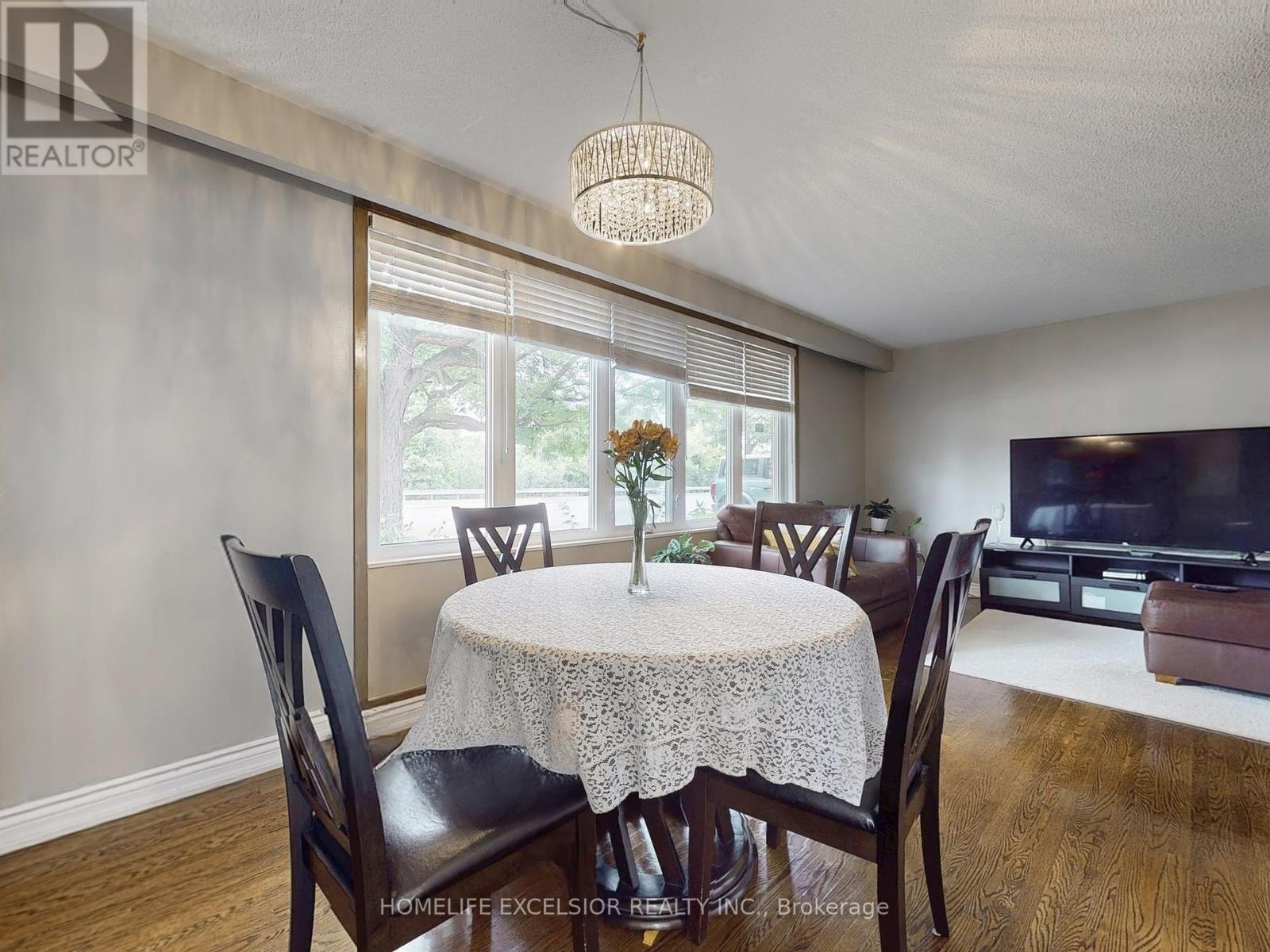 26 John Garland Boulevard, Toronto (Mount Olive-Silverstone-Jamestown), Ontario  M9V 1N3 - Photo 12 - W12342955