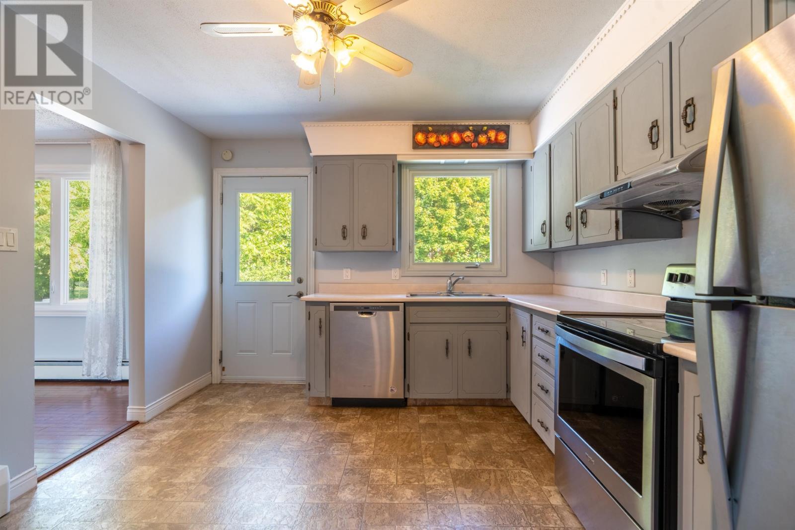 37 Chelsey Circle, Charlottetown, Prince Edward Island  C1E 1E9 - Photo 13 - 202520580