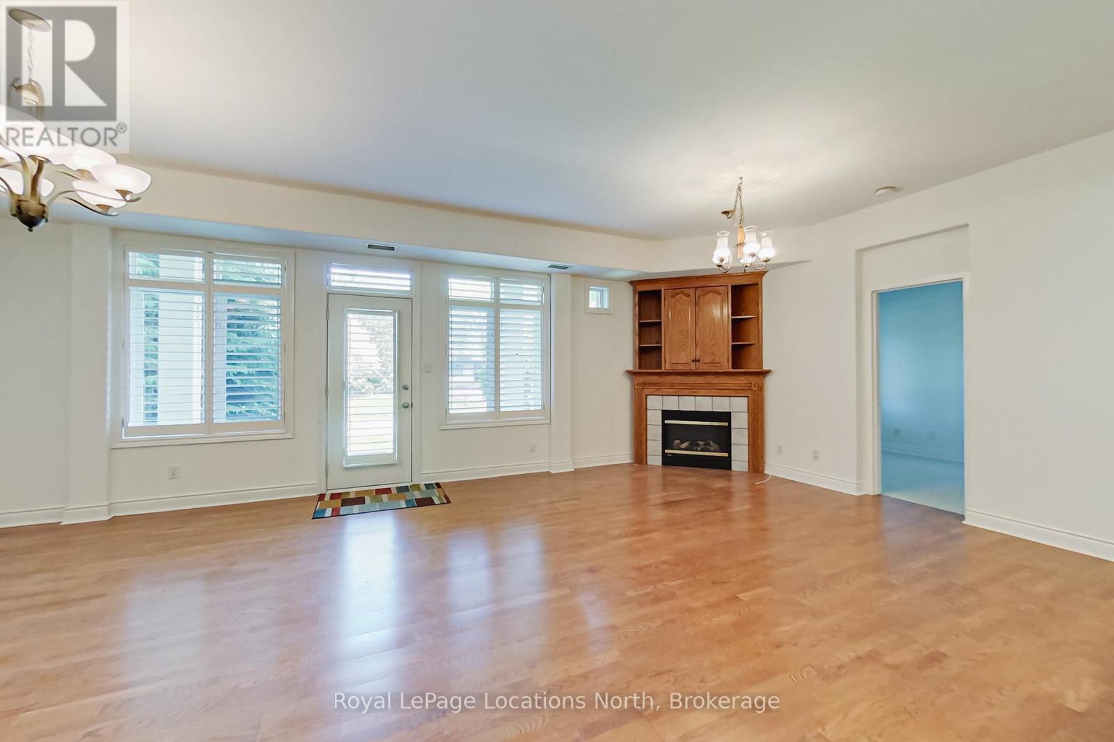 104 - 10 Bay Street E, Blue Mountains, Ontario  N0H 2P0 - Photo 11 - X12344007