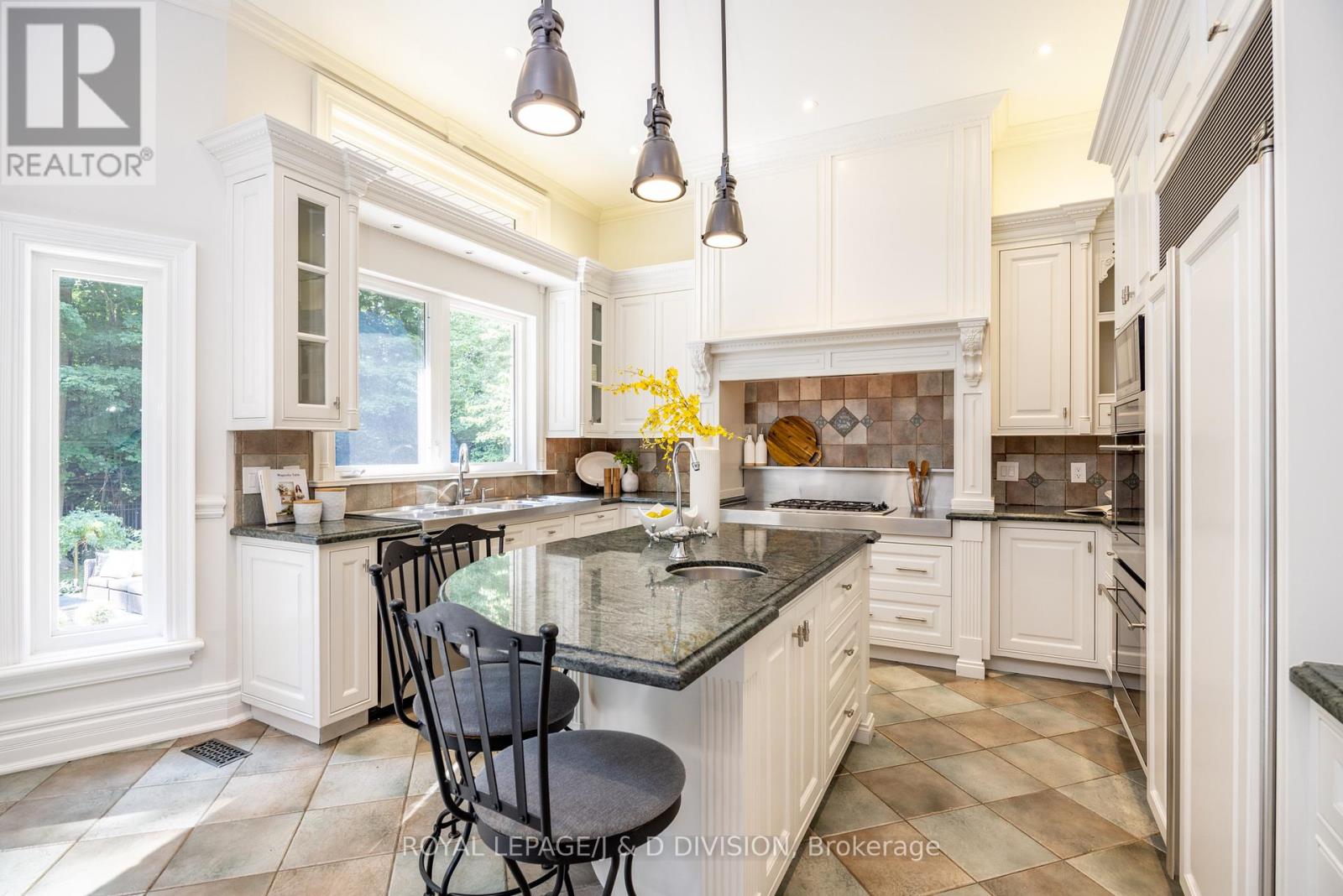 1 Knightswood Road, Toronto, Ontario  M4N 2G9 - Photo 14 - C12300825