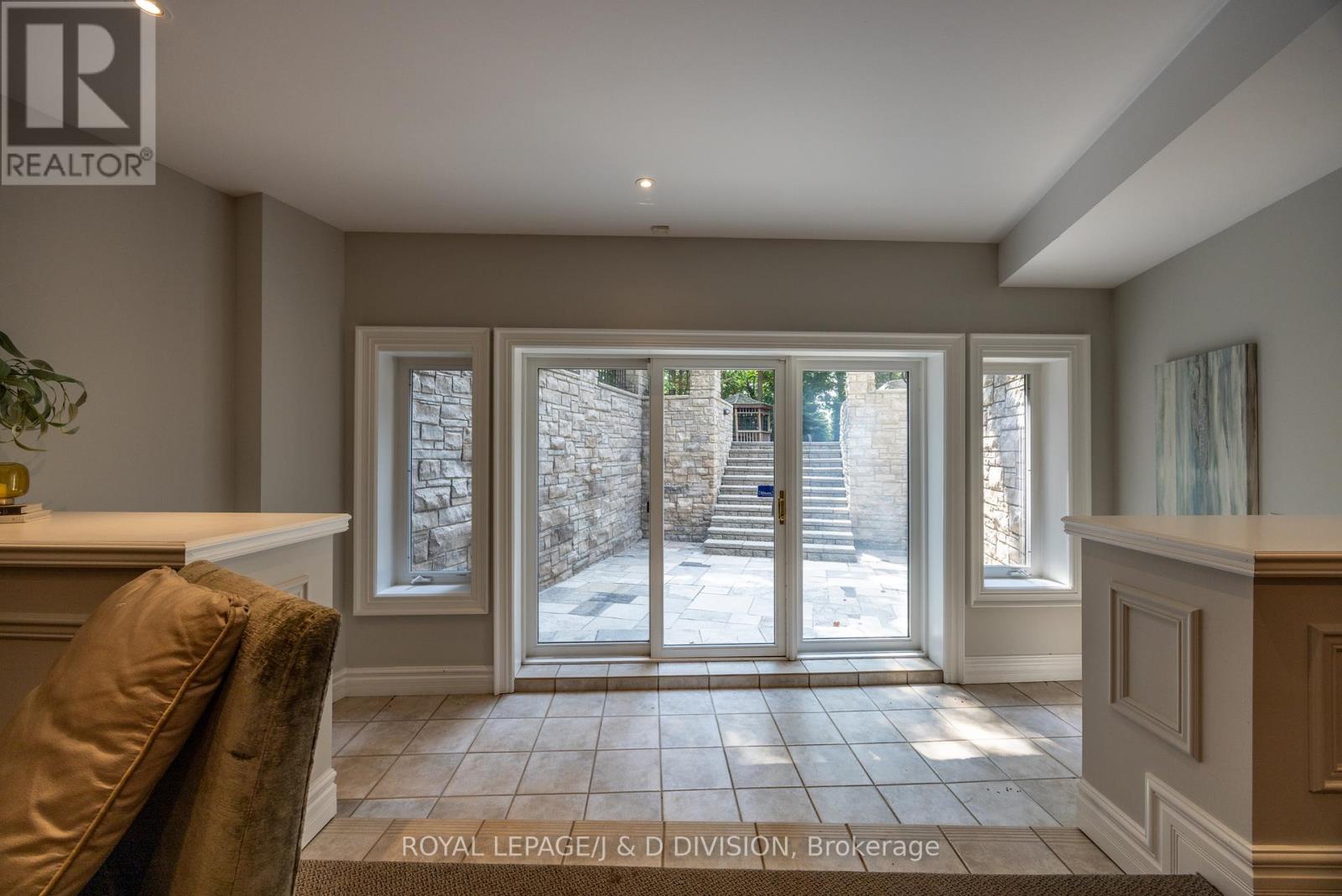 1 Knightswood Road, Toronto, Ontario  M4N 2G9 - Photo 37 - C12300825