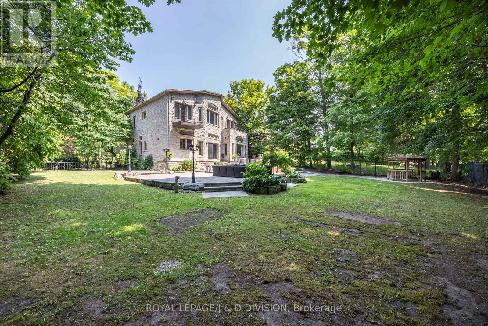 1 Knightswood Road, Toronto, Ontario  M4N 2G9 - Photo 45 - C12300825
