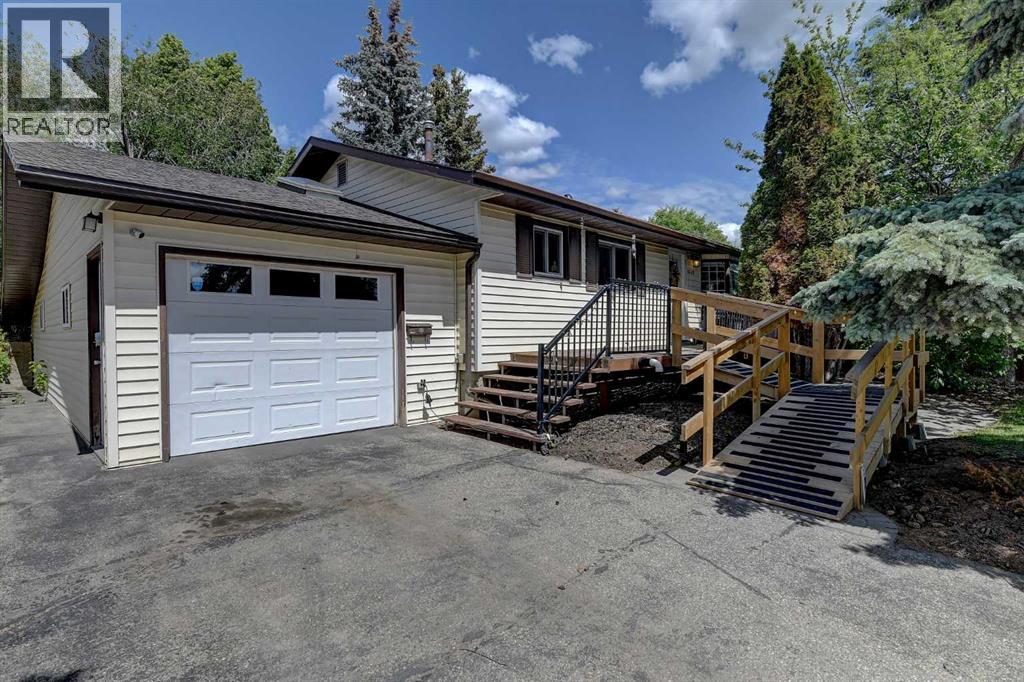 Property at 9648 108 Avenue image 1