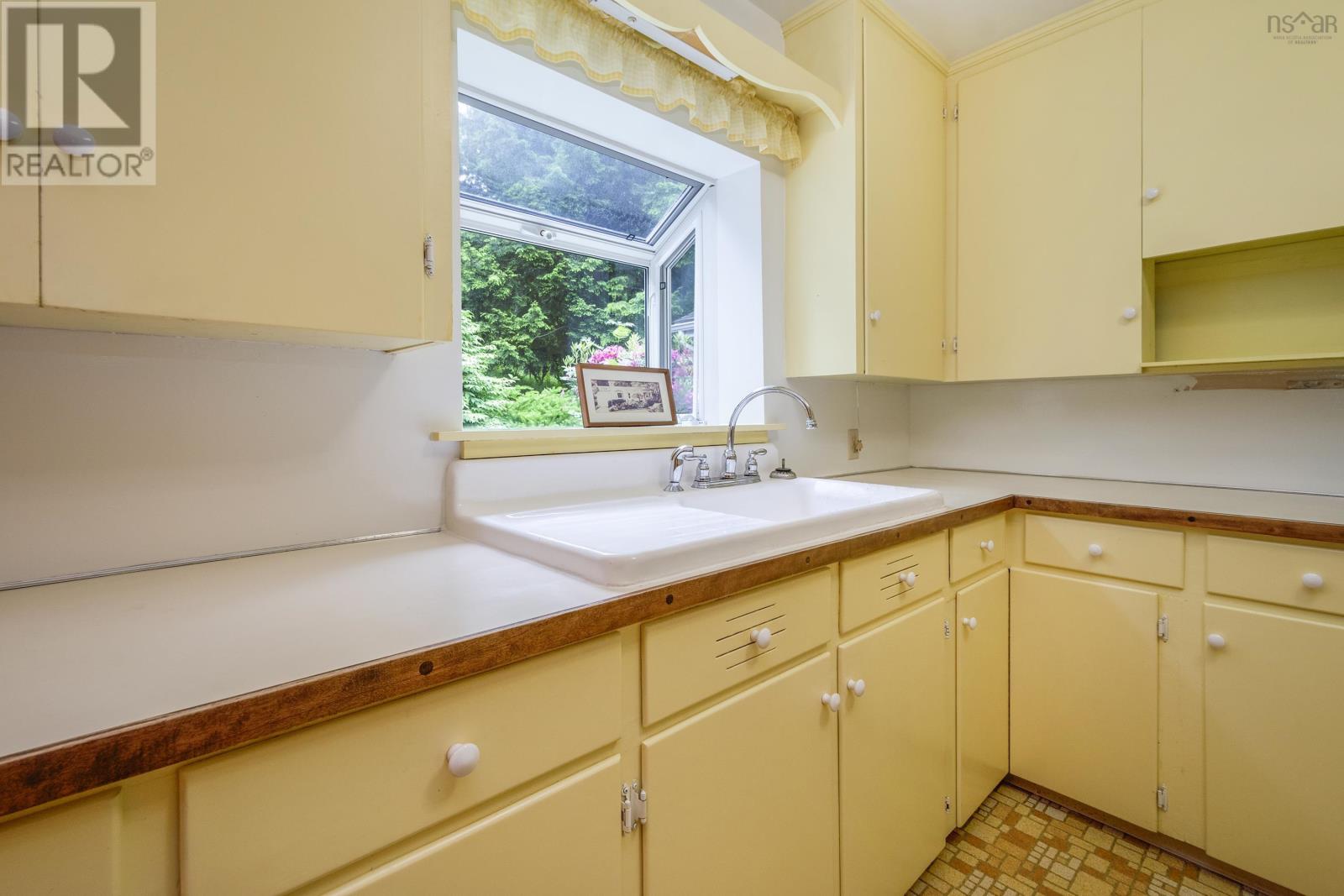 14 Retreat Avenue, Halifax, Nova Scotia  B3N 1Y2 - Photo 9 - 202517328