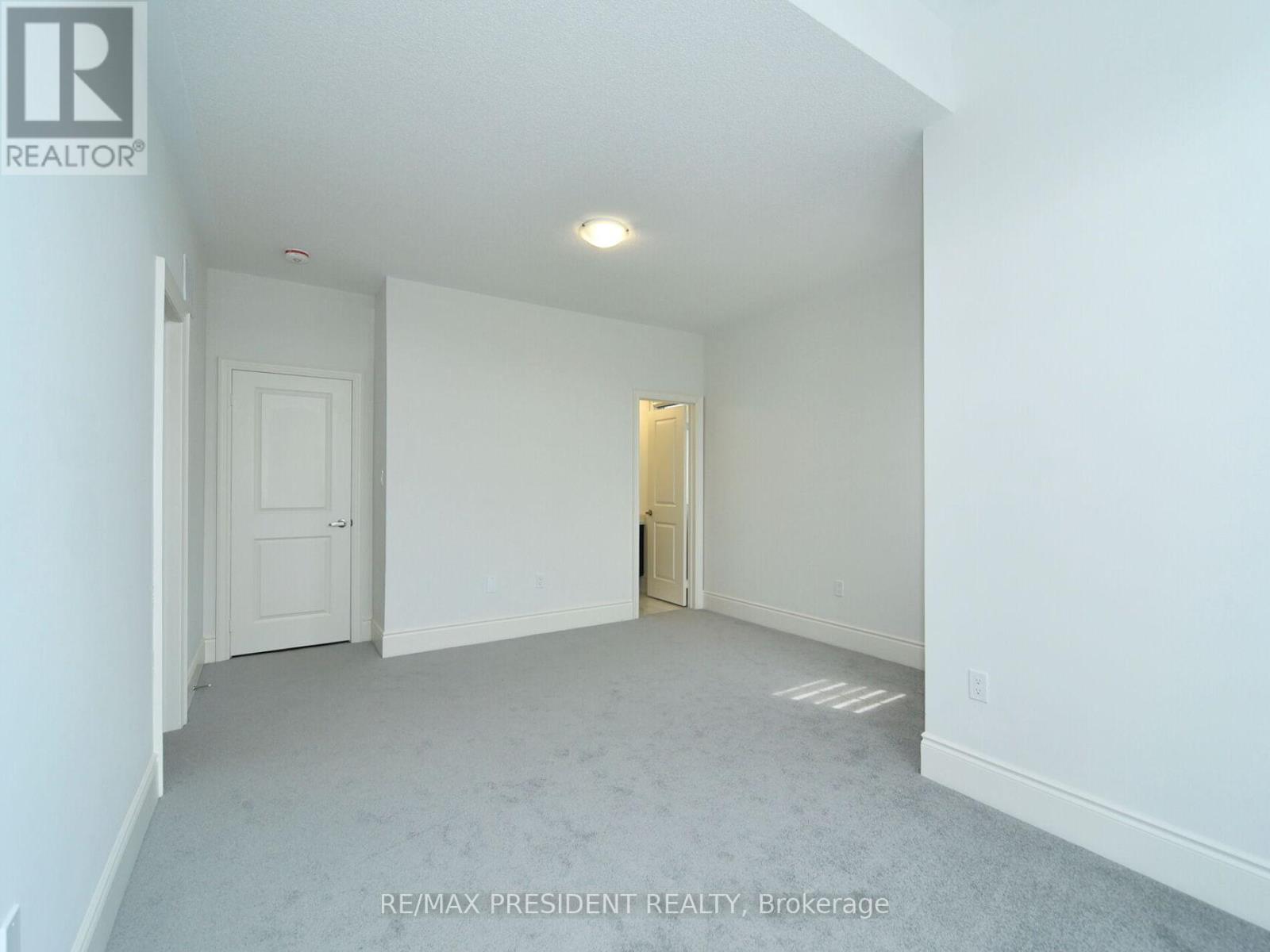210 Mckean Drive, Whitchurch-Stouffville, Ontario  L4A 5C2 - Photo 37 - N12344269