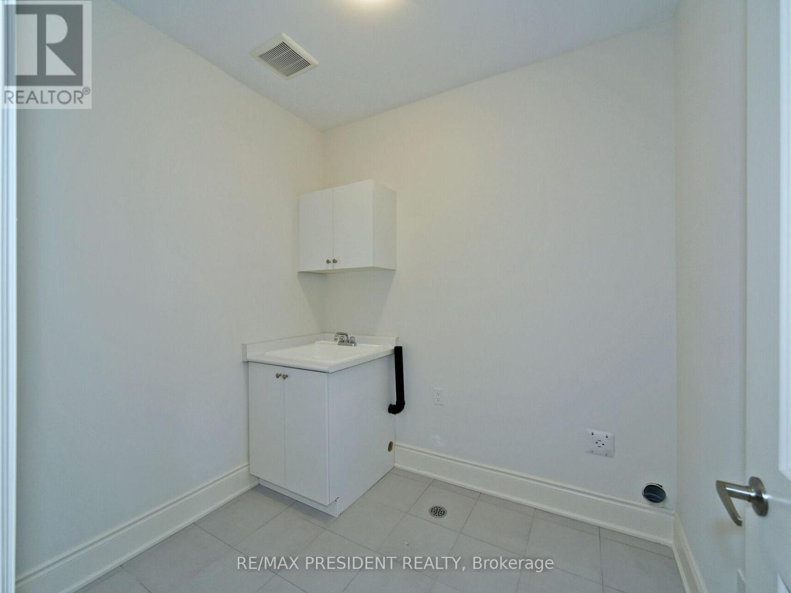210 Mckean Drive, Whitchurch-Stouffville, Ontario  L4A 5C2 - Photo 42 - N12344269