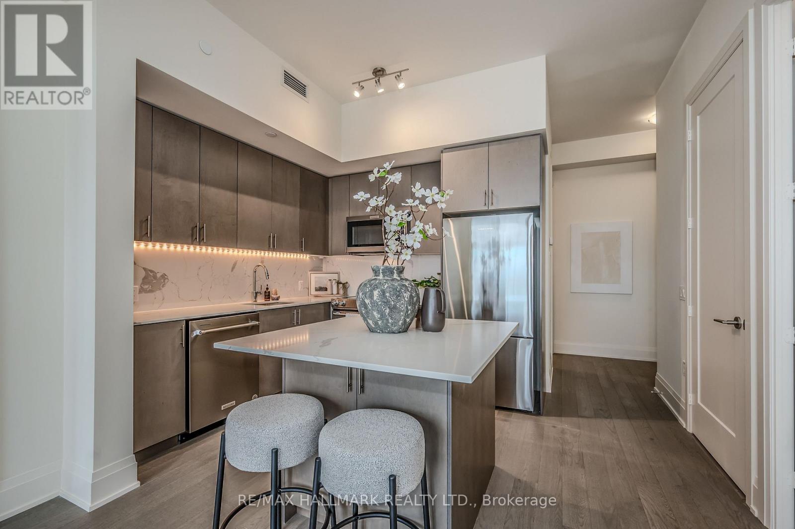 Property at PH114 - 9000 JANE STREET image 3