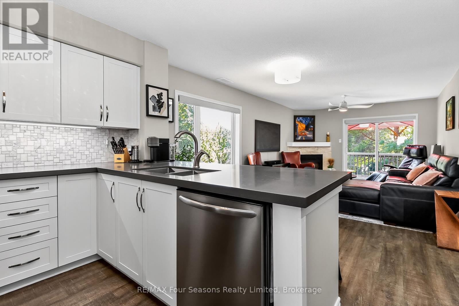 312 - 312 Mariners Way, Collingwood, Ontario  L9Y 5C7 - Photo 7 - S12344452
