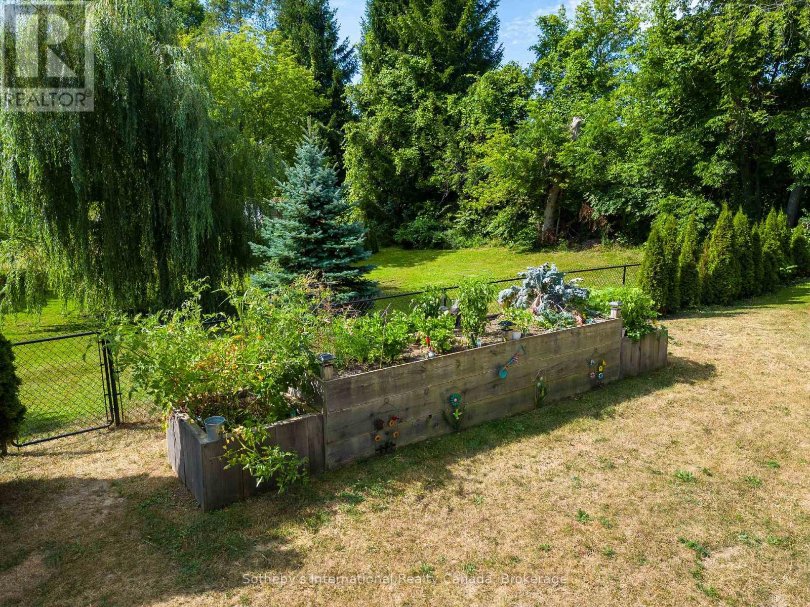 140 Greenfield Drive, Meaford, Ontario  N4L 1W6 - Photo 24 - X12344307