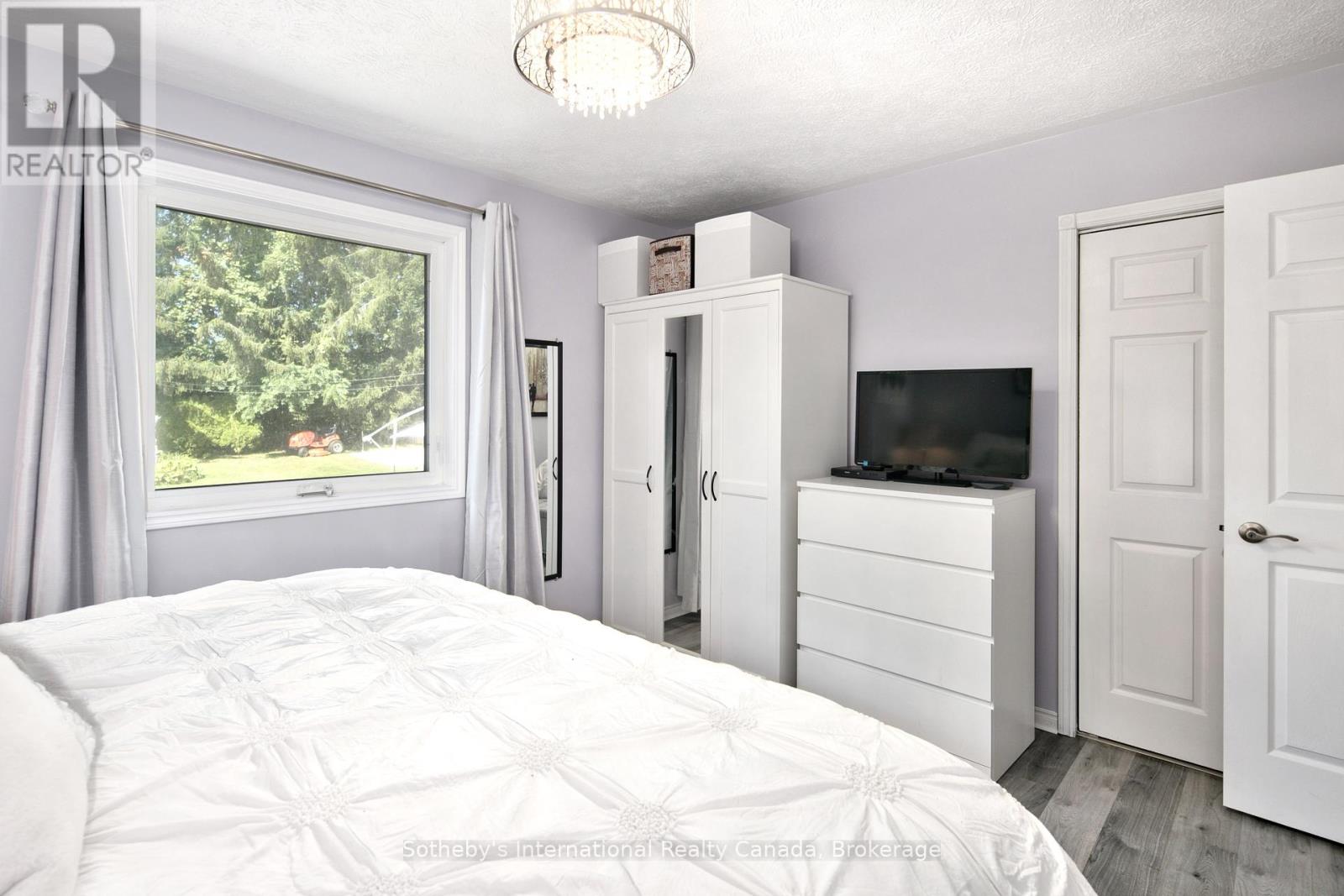 140 Greenfield Drive, Meaford, Ontario  N4L 1W6 - Photo 33 - X12344307