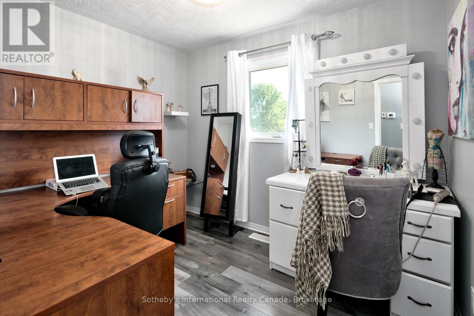 140 Greenfield Drive, Meaford, Ontario  N4L 1W6 - Photo 34 - X12344307