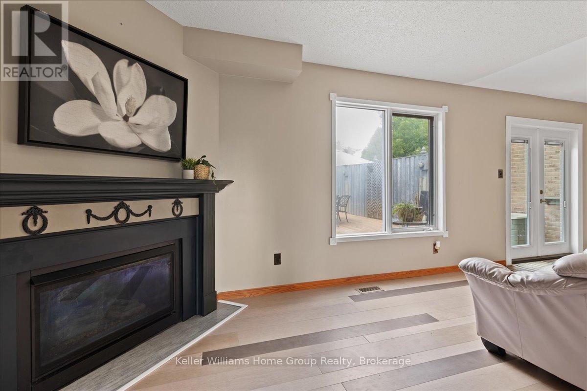 212 Inglis Street, North Dumfries, Ontario  N0B 1E0 - Photo 12 - X12344360