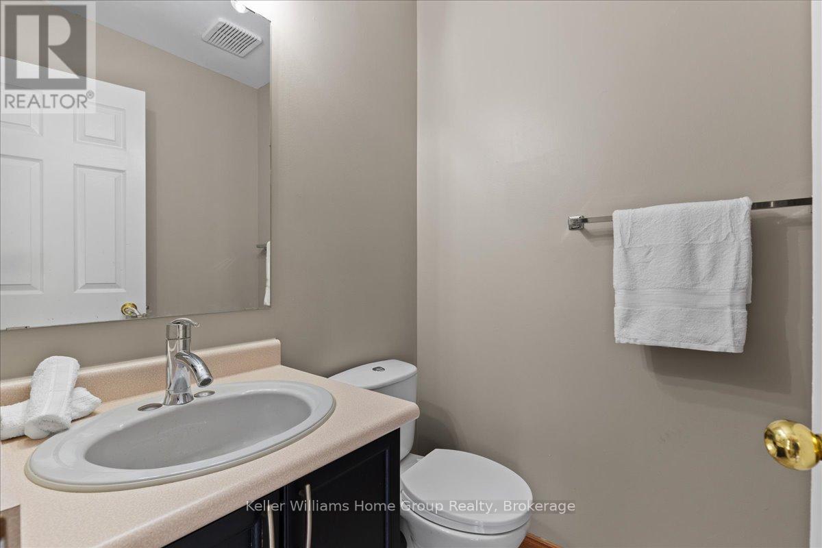 212 Inglis Street, North Dumfries, Ontario  N0B 1E0 - Photo 14 - X12344360