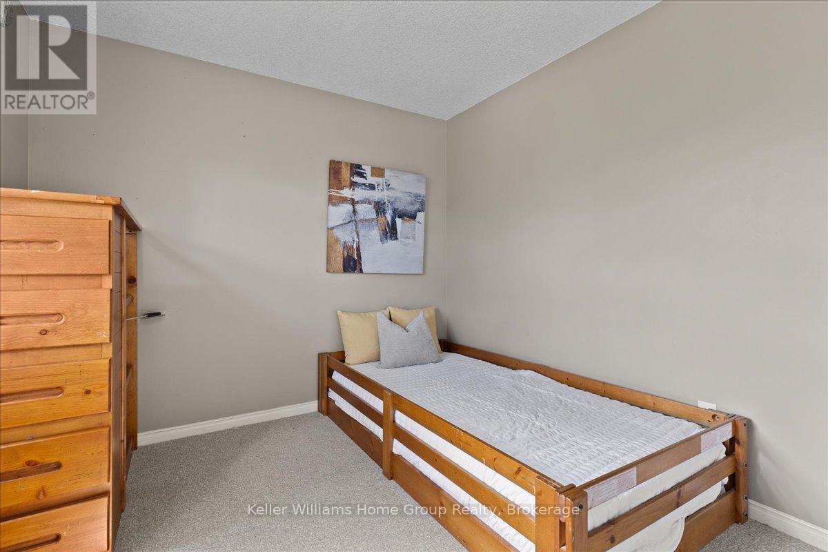 212 Inglis Street, North Dumfries, Ontario  N0B 1E0 - Photo 17 - X12344360