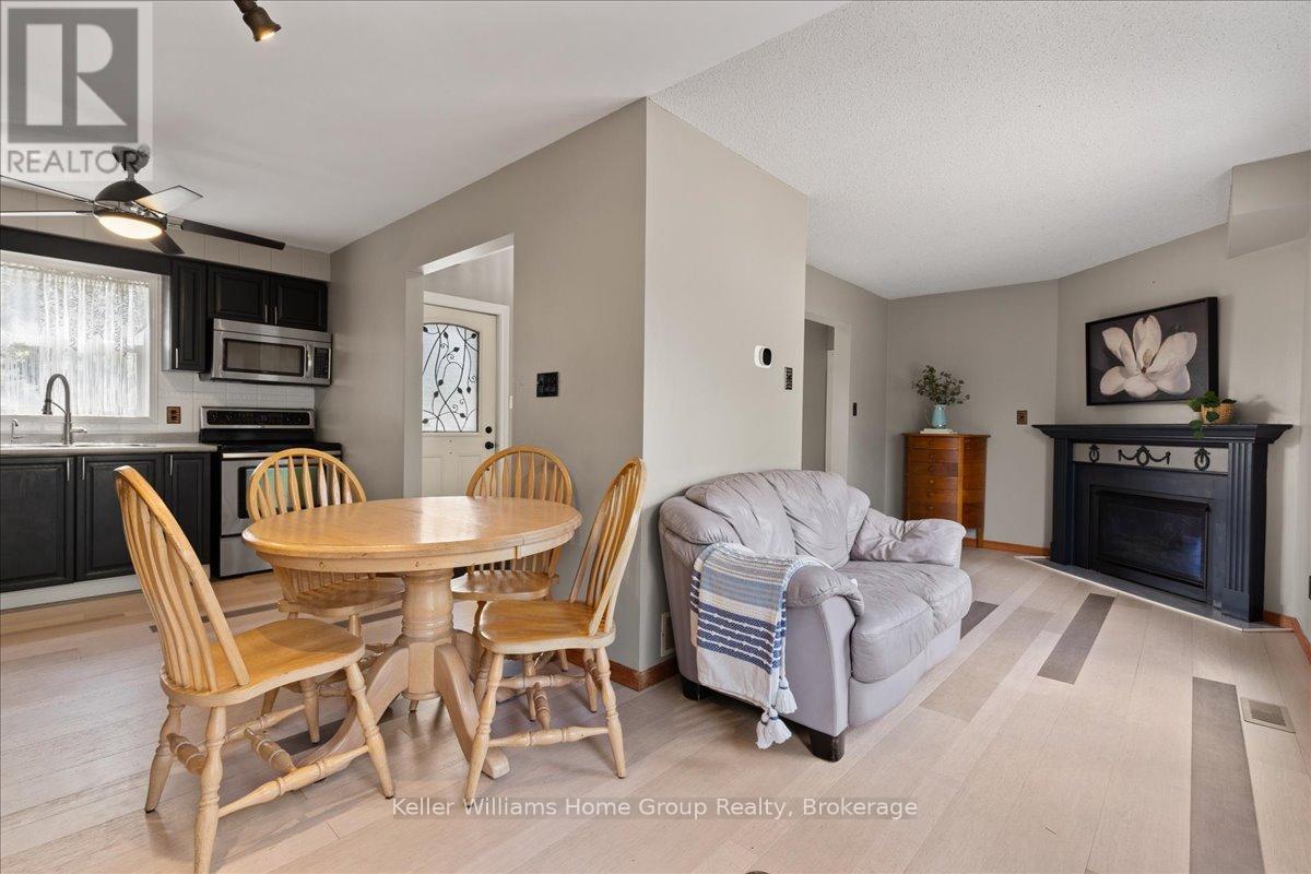 212 Inglis Street, North Dumfries, Ontario  N0B 1E0 - Photo 9 - X12344360