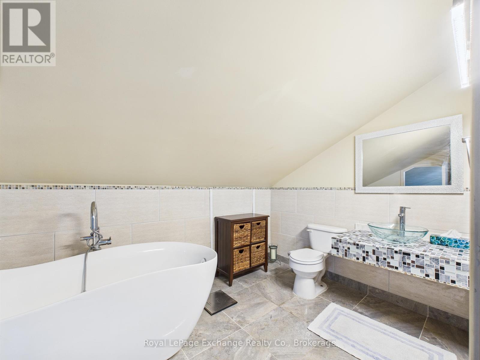 152 Bayfield Road, Goderich, Ontario  N7A 3G3 - Photo 21 - X12344435