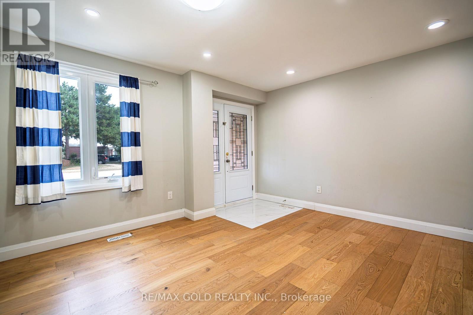 4032 Teakwood Drive, Mississauga (Creditview), Ontario  L5C 3T5 - Photo 11 - W12344195
