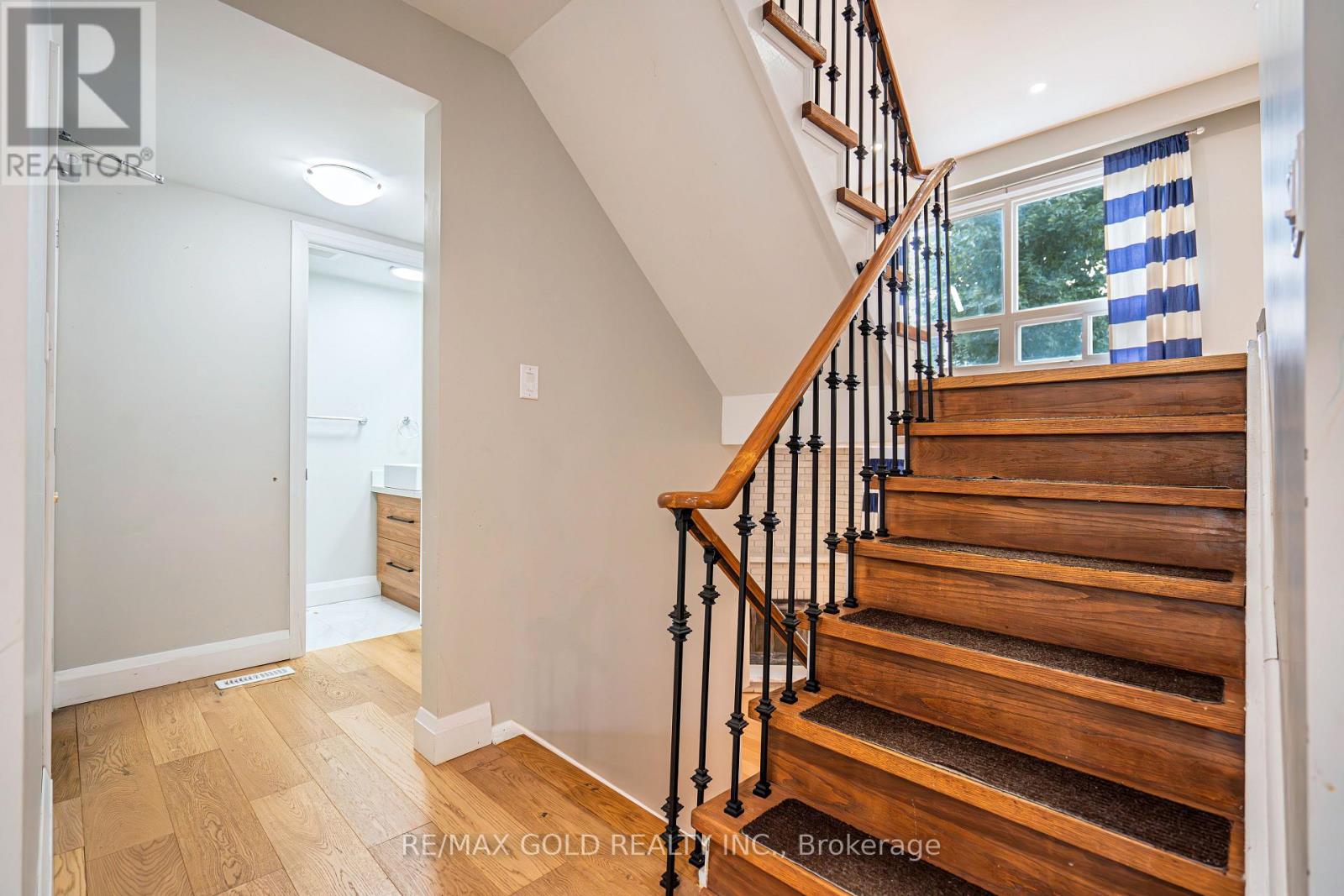 4032 Teakwood Drive, Mississauga (Creditview), Ontario  L5C 3T5 - Photo 15 - W12344195