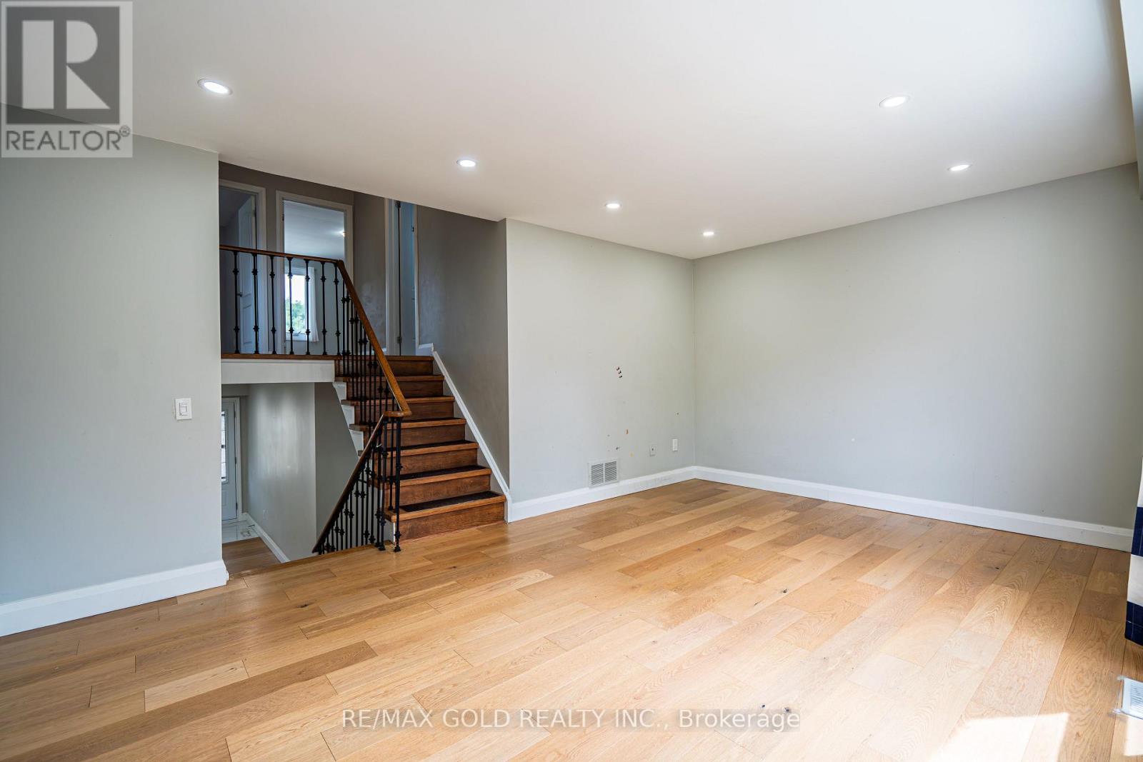 4032 Teakwood Drive, Mississauga (Creditview), Ontario  L5C 3T5 - Photo 19 - W12344195