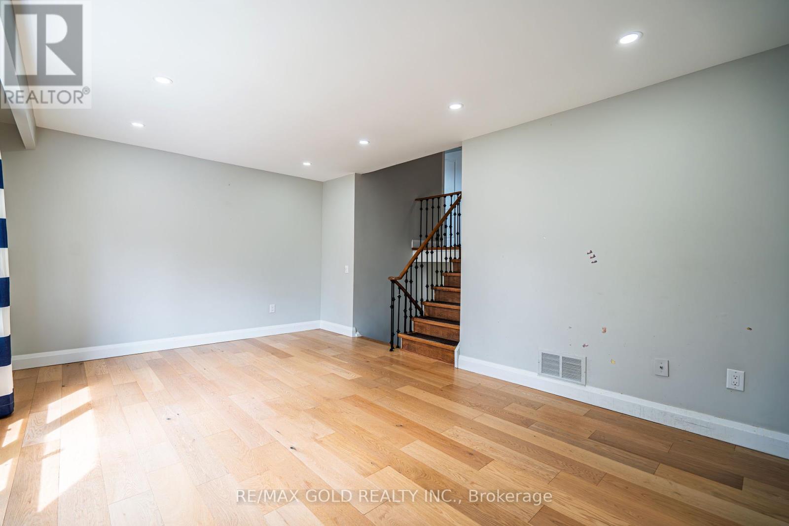 4032 Teakwood Drive, Mississauga (Creditview), Ontario  L5C 3T5 - Photo 20 - W12344195