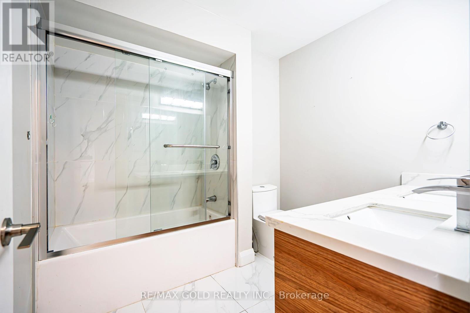 4032 Teakwood Drive, Mississauga (Creditview), Ontario  L5C 3T5 - Photo 23 - W12344195