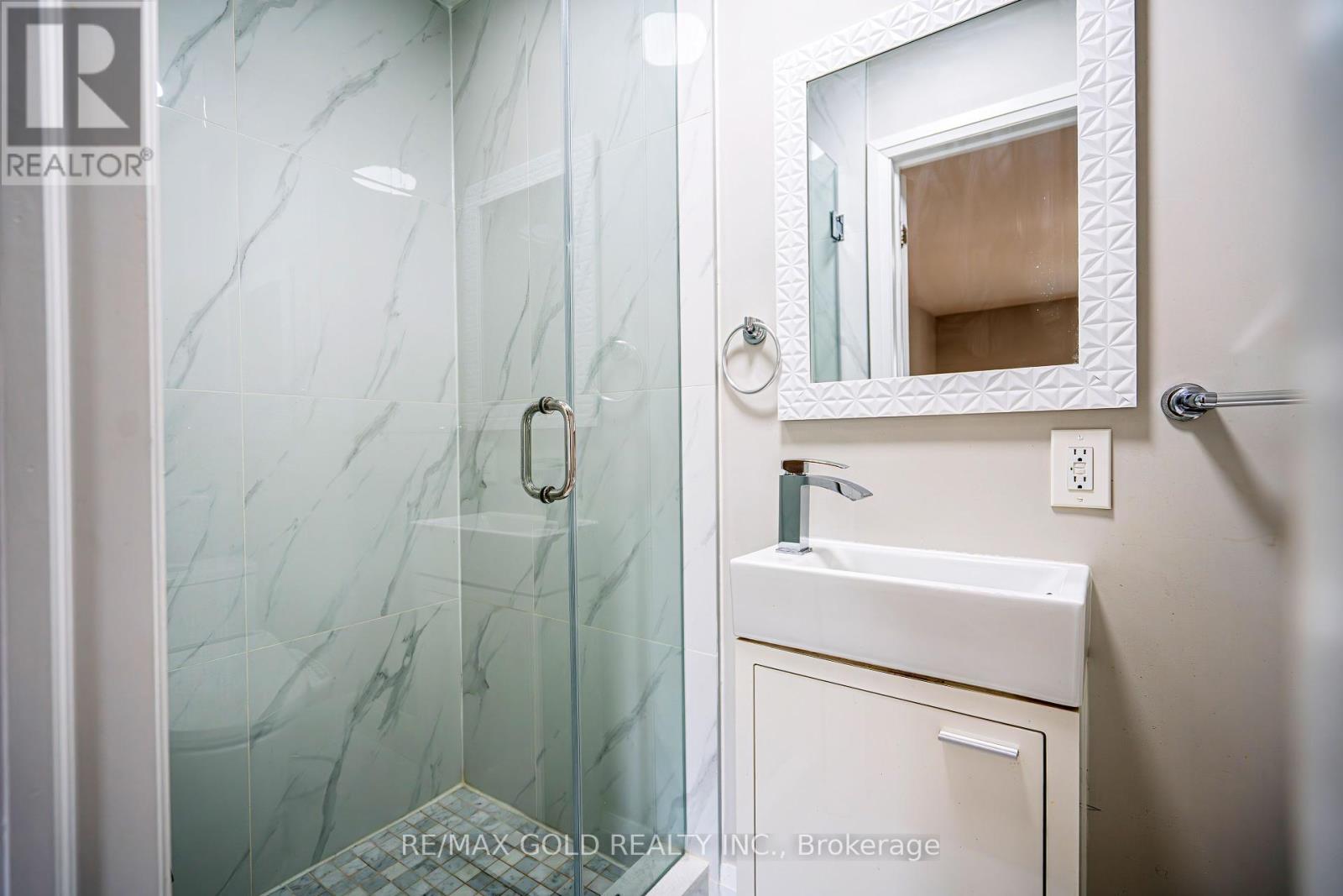 4032 Teakwood Drive, Mississauga (Creditview), Ontario  L5C 3T5 - Photo 27 - W12344195