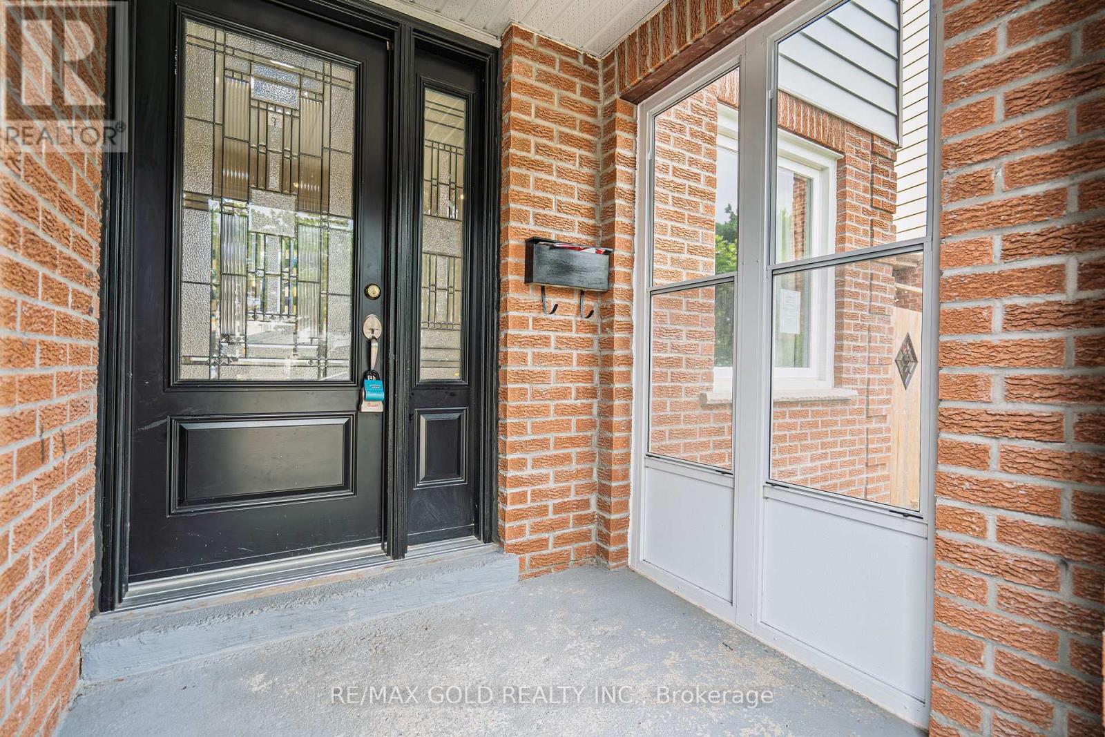 4032 Teakwood Drive, Mississauga (Creditview), Ontario  L5C 3T5 - Photo 8 - W12344195