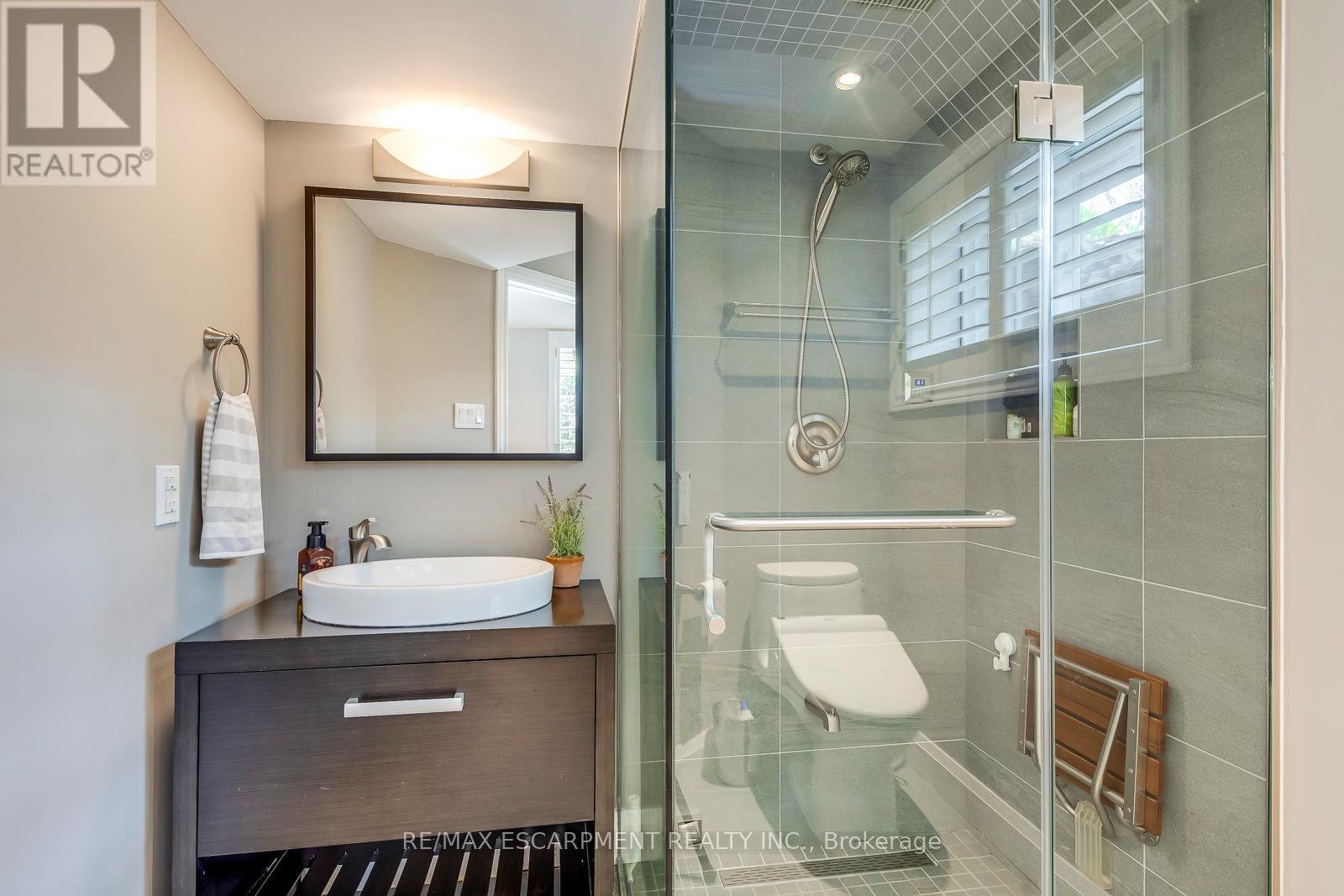 48 Forsythe Street, Oakville (Co Central), Ontario  L6K 3J7 - Photo 46 - W12344211