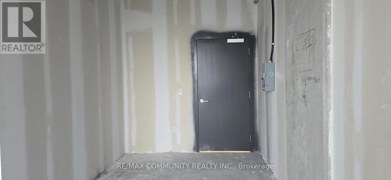 416 - 600 Dixon Road, Toronto, Ontario  M9W 1J1 - Photo 3 - W12344258