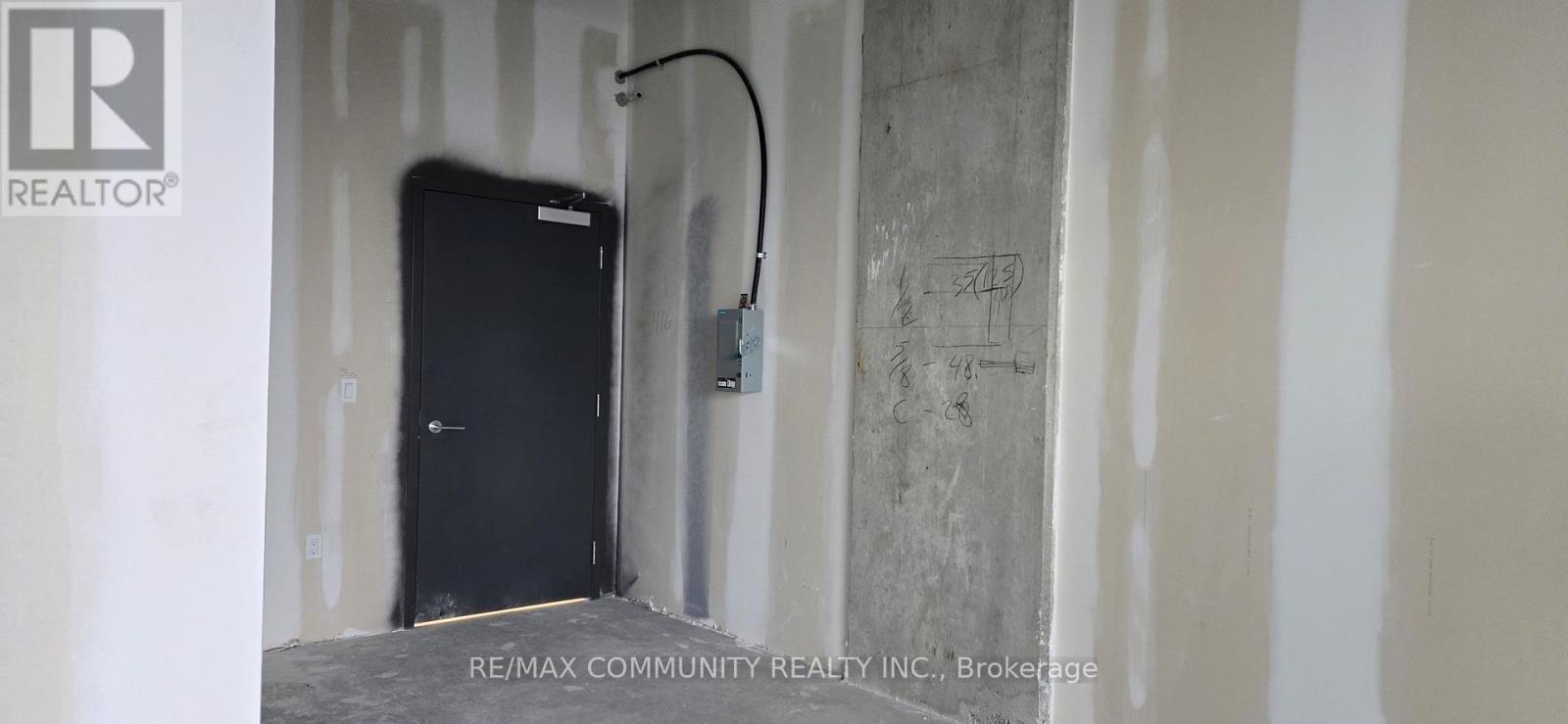 416 - 600 Dixon Road, Toronto, Ontario  M9W 1J1 - Photo 4 - W12344258