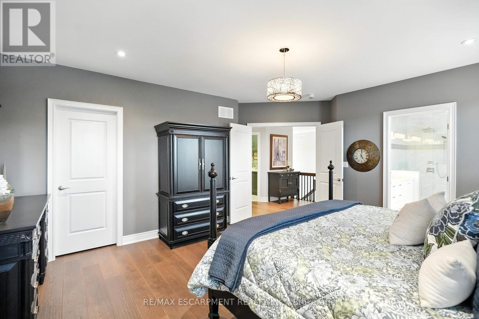 103 Lampman Drive, Grimsby (Grimsby West), Ontario  L3M 0E7 - Photo 21 - X12344198