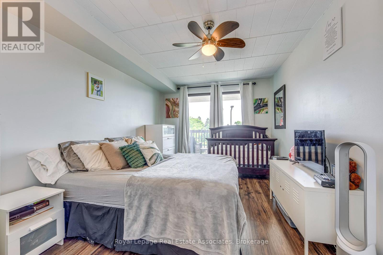 58 - 63 Conroy Crescent, Guelph (Dovercliffe Park/old University), Ontario  N1G 2V5 - Photo 15 - X12344202