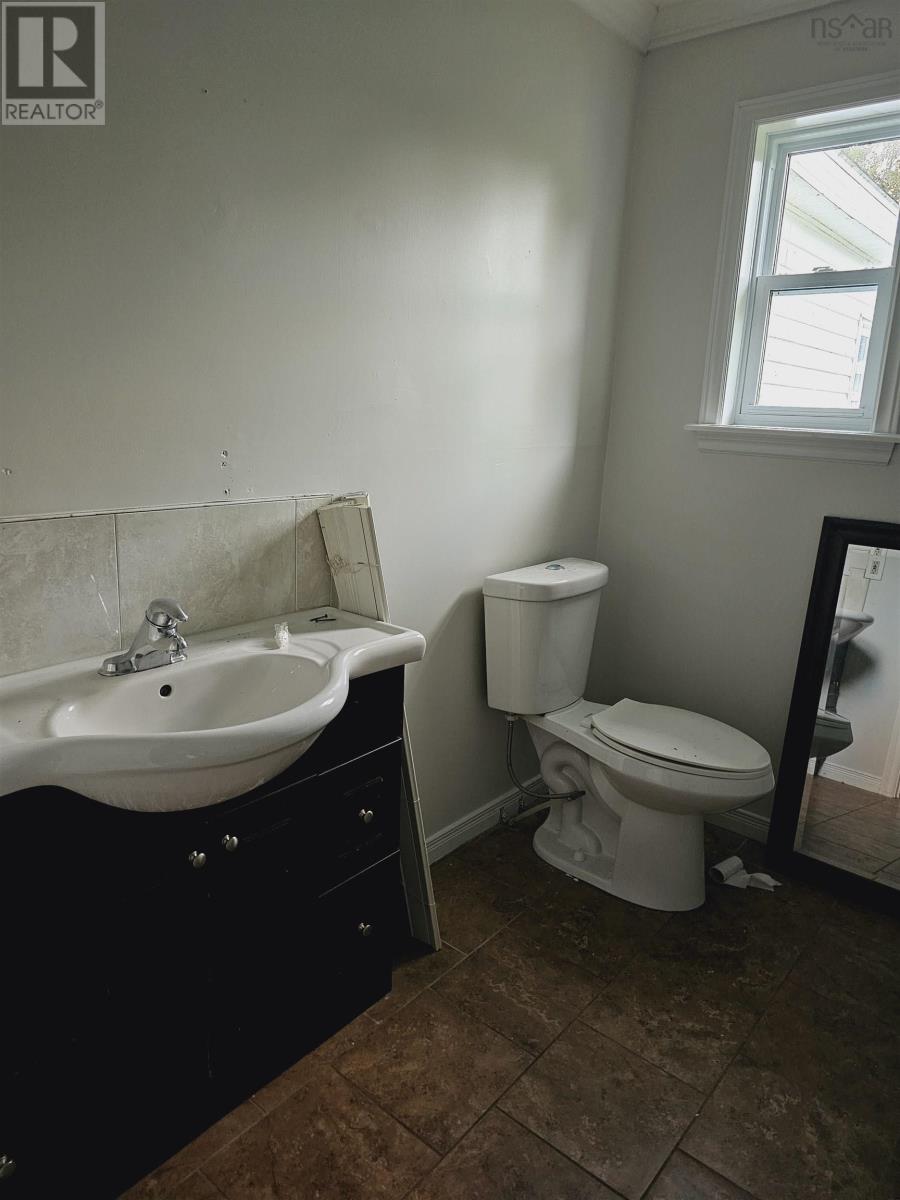 906 Point Aconi Road, Point Aconi, Nova Scotia  B1Y 1Z9 - Photo 16 - 202508144