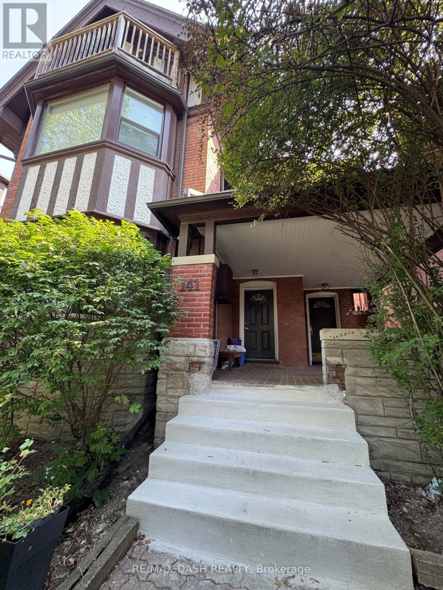 301 - 141 ADMIRAL ROAD, Toronto, Ontario