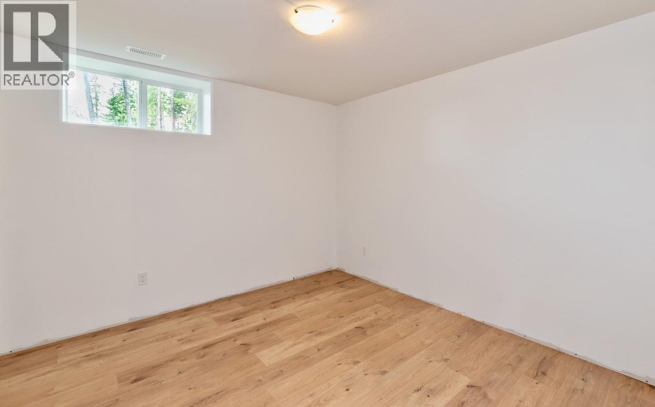 7468 Estate Drive, Anglemont, British Columbia  V0E 1M8 - Photo 25 - 10353996