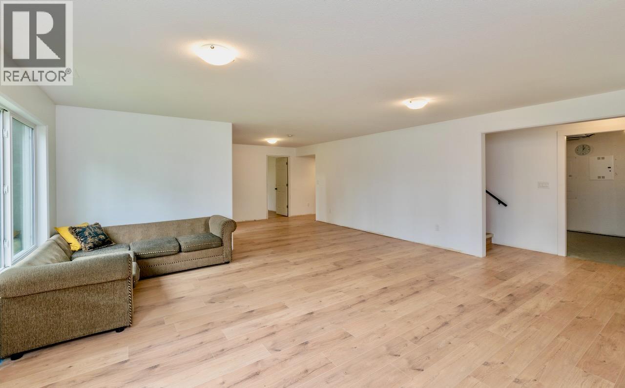 7468 Estate Drive, Anglemont, British Columbia  V0E 1M8 - Photo 23 - 10353996
