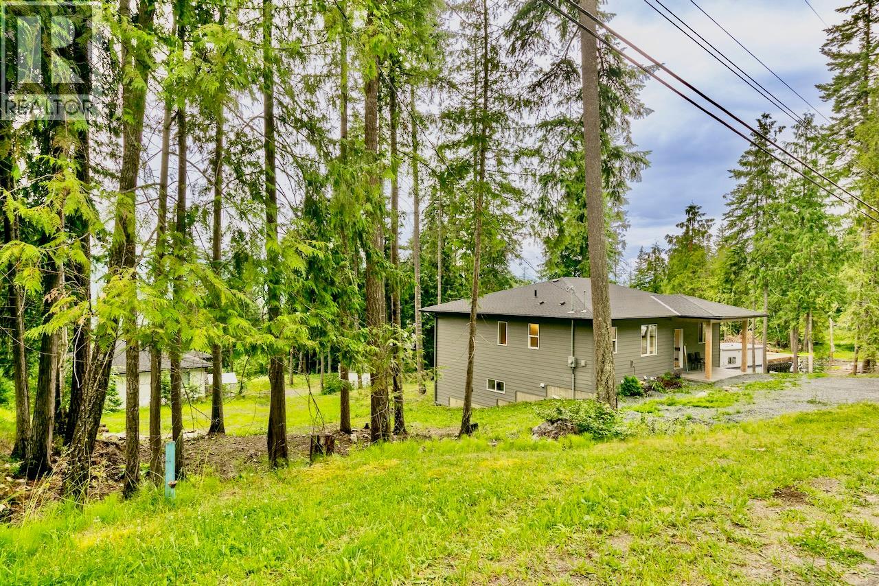 7468 Estate Drive, Anglemont, British Columbia  V0E 1M8 - Photo 40 - 10353996